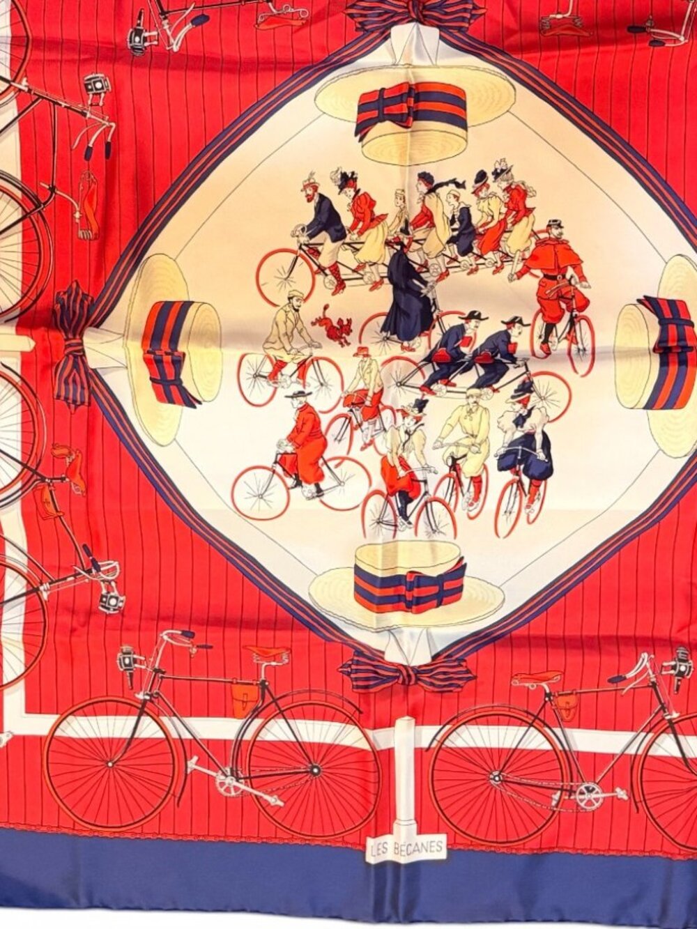 HERMES "LES BÈCANES" SILK SCARF - RARE 50y VINTAGE SCARF, from 1974, PRISTINE! - Picture 2 of 7